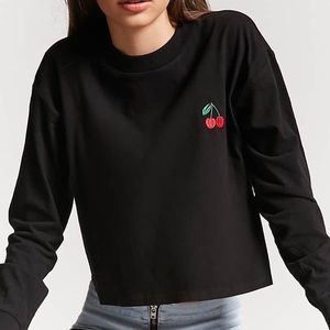 Cropped long sleeve with graphic